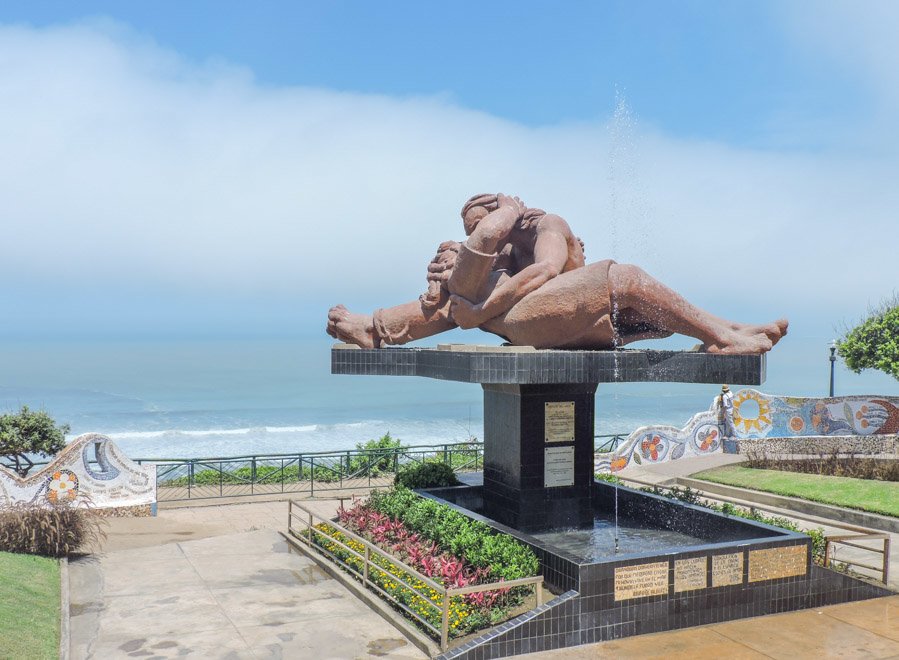 Statue of couple kissing at Lovers Park Miraflores Lima