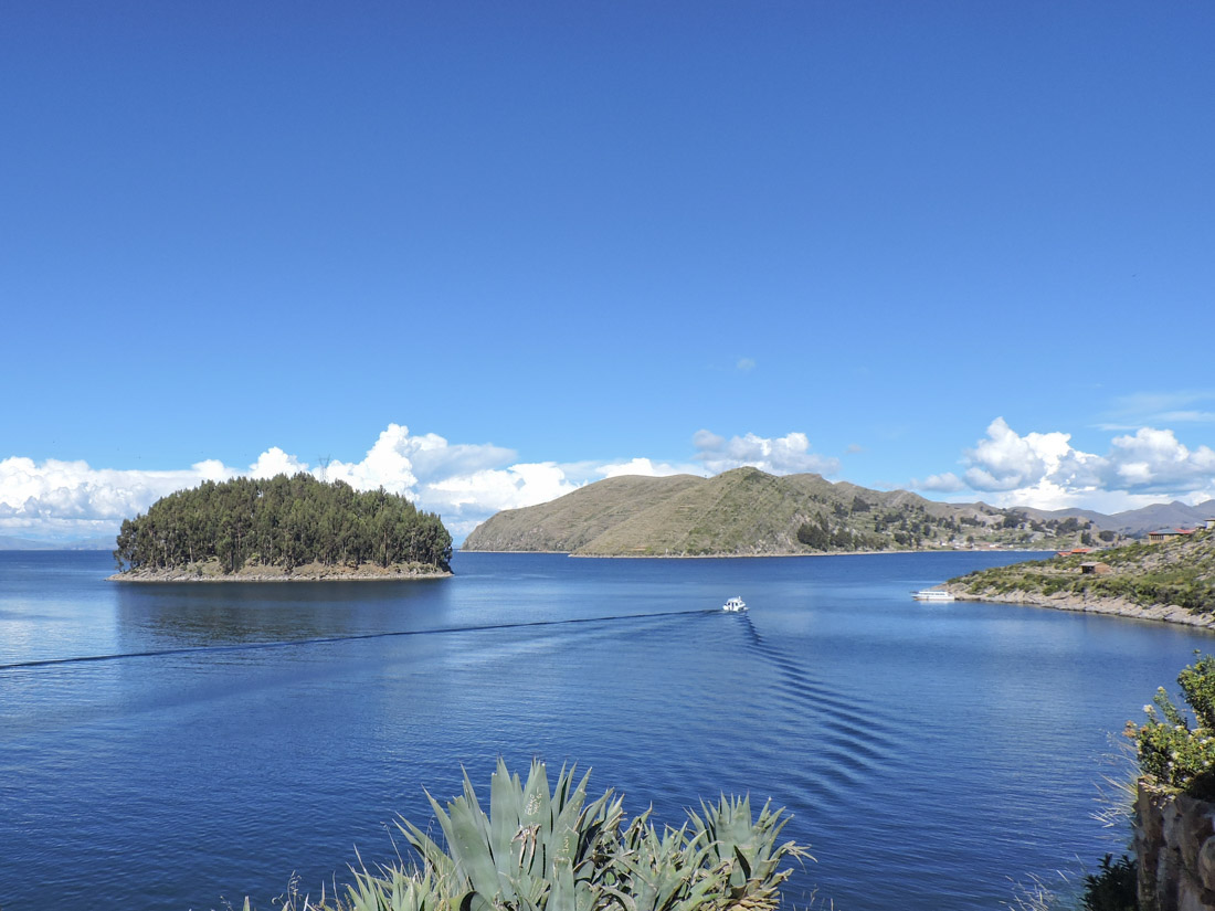 Stunning Isla del Sol in Bolivia waters with island