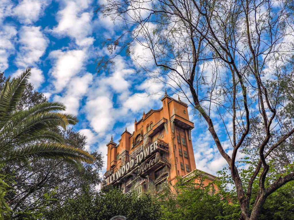 Blue skies at Hollywood Tower Orlando