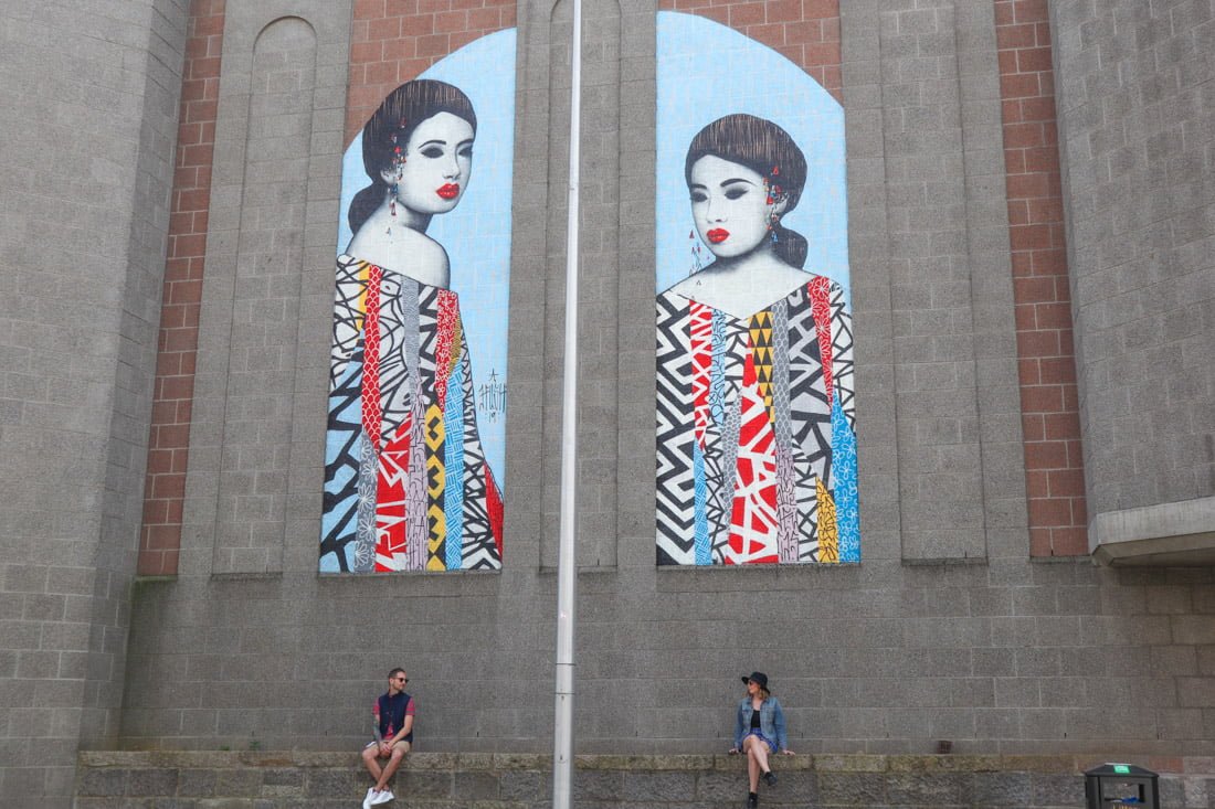 Hush two girls mural and Two Scots Abroad sitting 