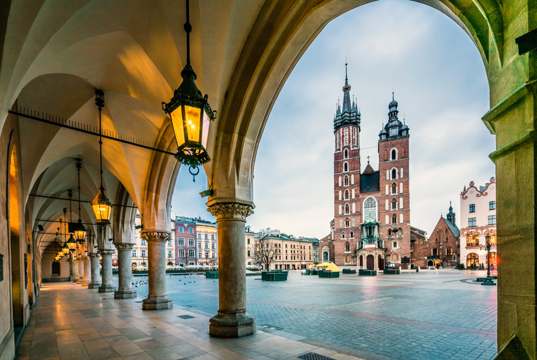 3 Day Krakow Itinerary. Krakow square framed by arch