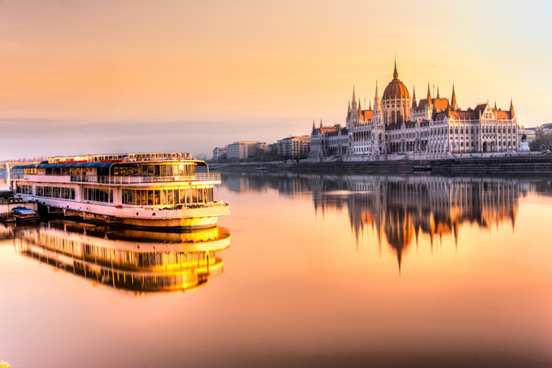 Hungarian Parliament Building and Cruise Budapest_