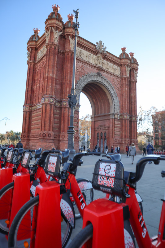 Arco de Triunfo de Barcelona bikes