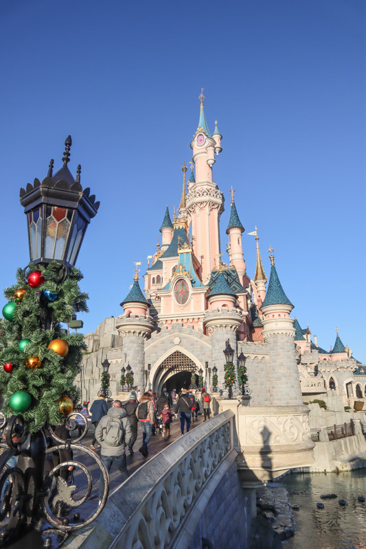 Cinderella's Castle Disneyland Paris Christmas_