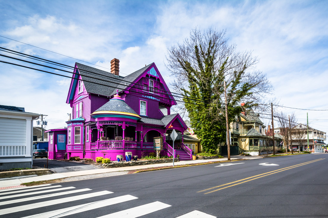 Lewes Delaware purple house street view