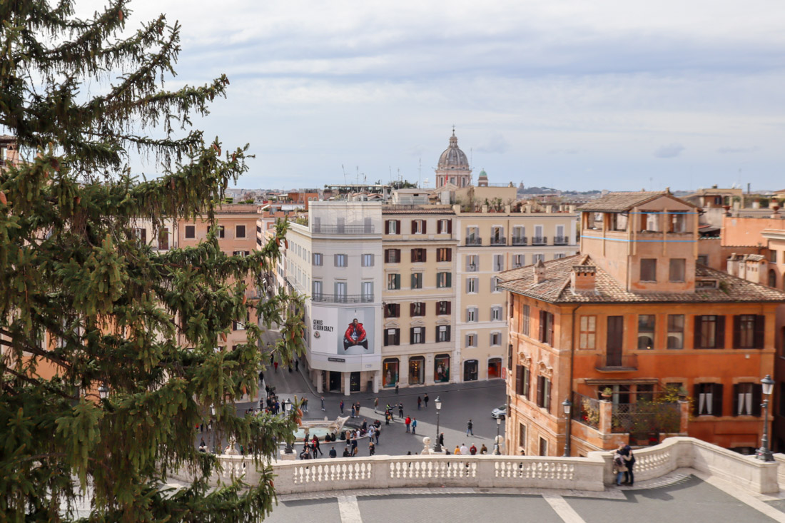 Spanish Steps views of Piazza di Spagna