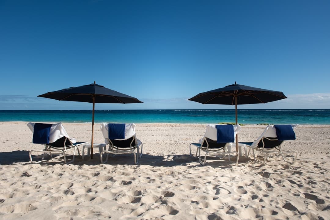 Sun loungers of Elbow Beach Bermuda