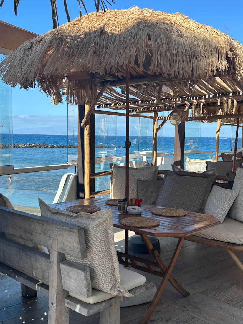 Tables with beach view at Kong Bar Tenerife