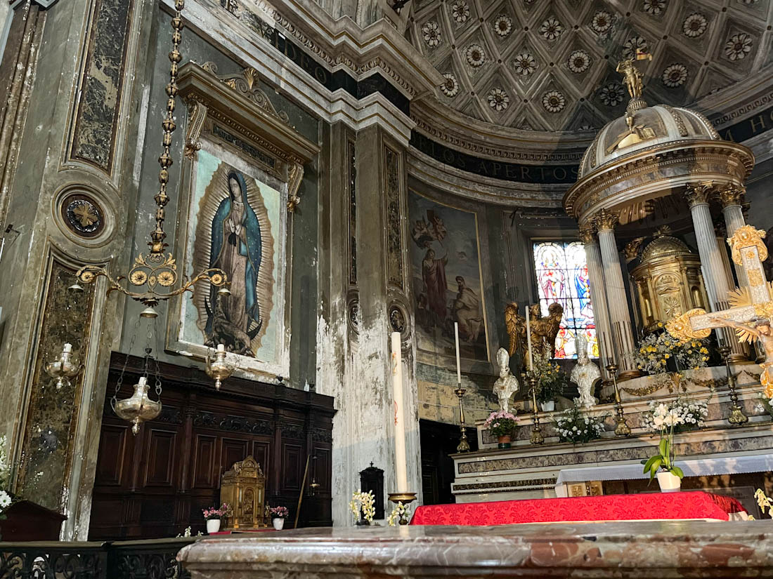 Basilica di Santo Stefano Maggiore alter Milan Italy