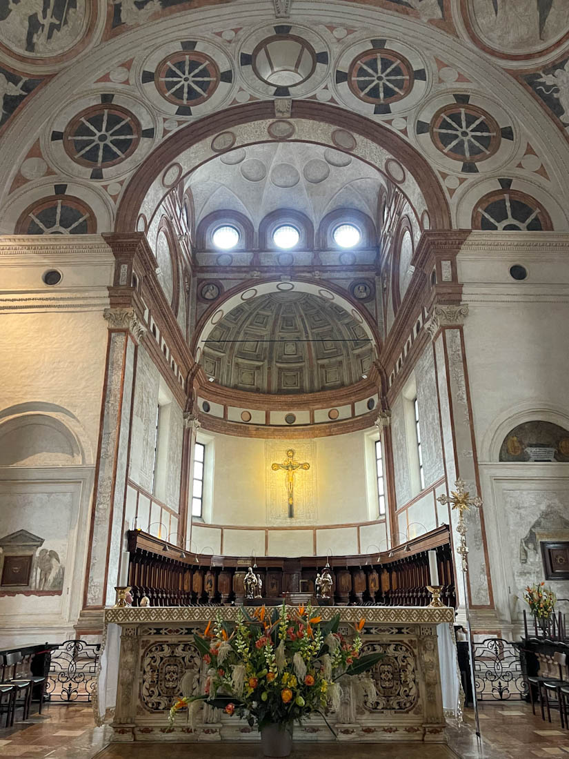 Santa Maria delle Grazie interior alter Milan Italy